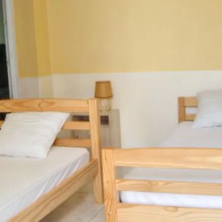 Petite Maison Charmante à Avec Jardin Clôturé *